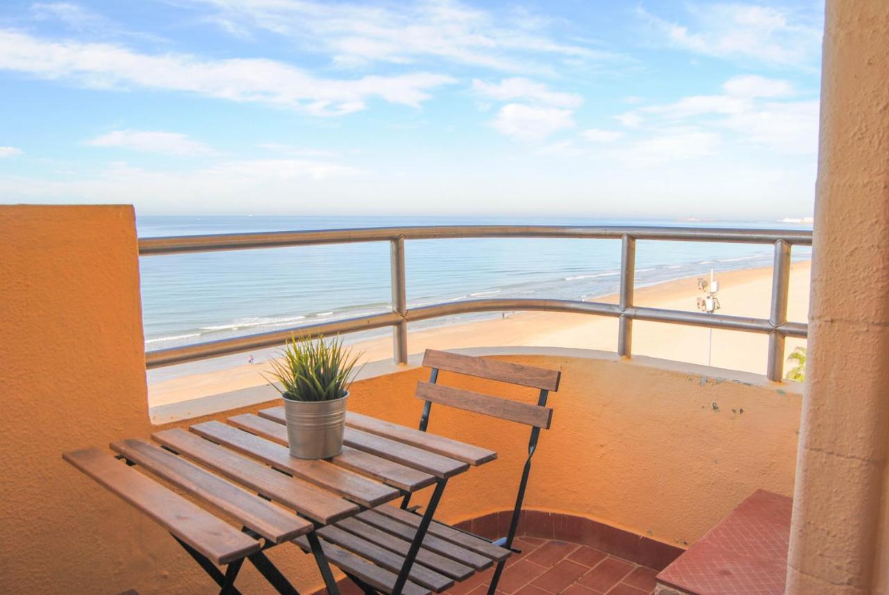 Piso Amplio Frente Al Mar En Pleno Paseo Maritimo. Appartement Cádiz Buitenkant foto